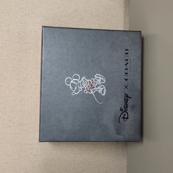 Coin Case - Picture 4 of 5